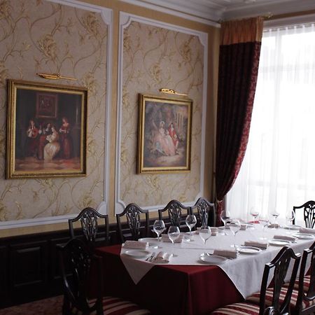 Kaiser Hotel TTchernivtsi Extérieur photo