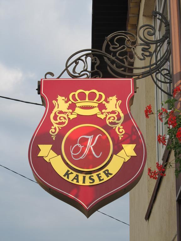 Kaiser Hotel TTchernivtsi Extérieur photo