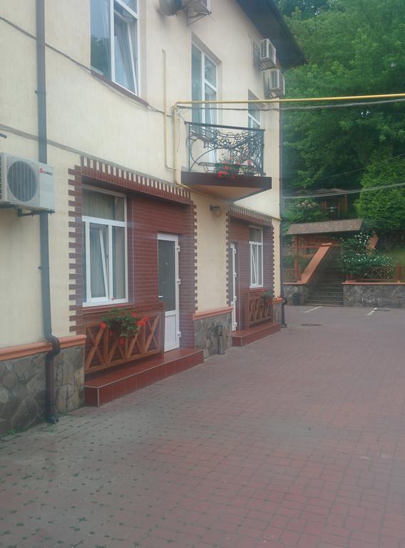 Kaiser Hotel TTchernivtsi Extérieur photo