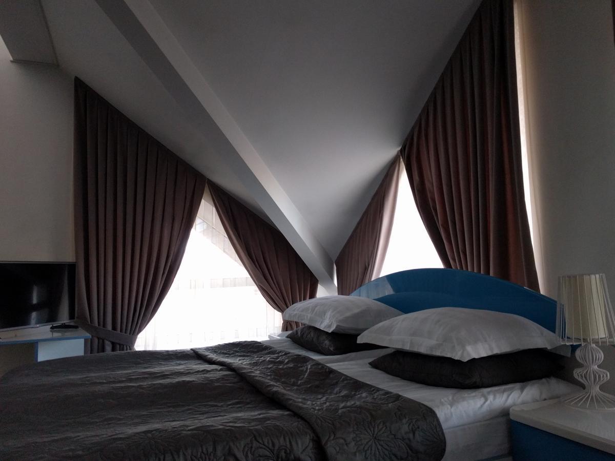 Kaiser Hotel TTchernivtsi Extérieur photo