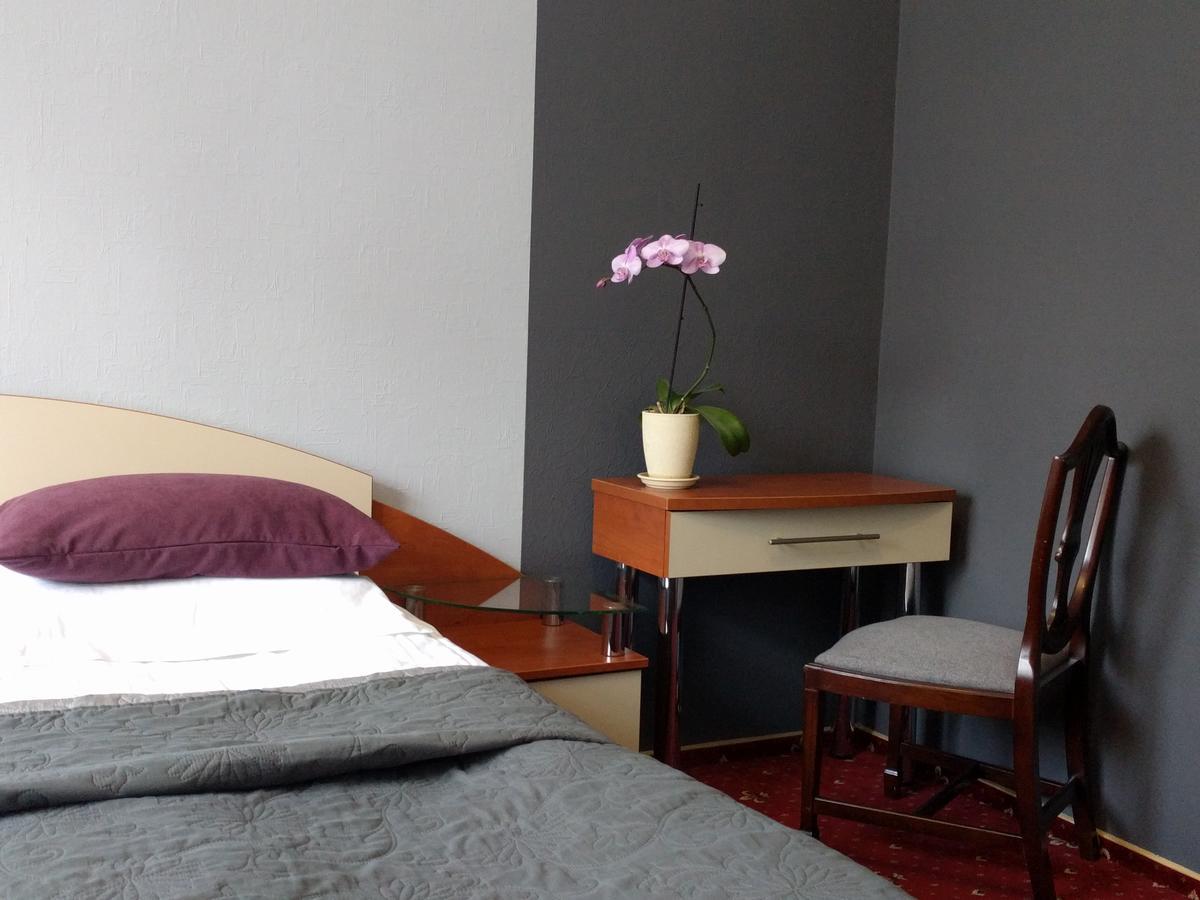 Kaiser Hotel TTchernivtsi Extérieur photo